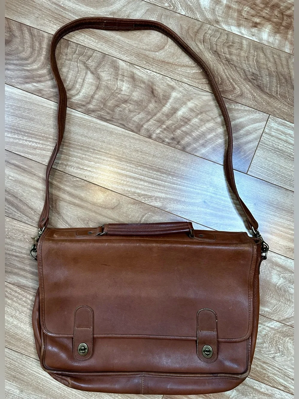 Vintage Laura USA Brown Leather Briefcase Messenger Bag Solid Brass 17” Made USA